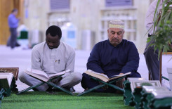 المجمع العلمي يختتم الختمات القرآنية في مقام الإمام المهدي (عجّل الله فرجه)