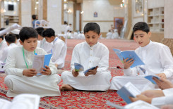 المَجمَع العلميّ يباشر بتوزيع المنهاج التعليمية على الطلبة المشاركين في الدورات الصيفية