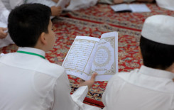 المَجمَع العلميّ يباشر بتوزيع المنهاج التعليمية على الطلبة المشاركين في الدورات الصيفية