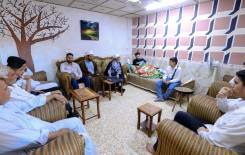 المَجمَع العلميّ يقوم بعيادة أحد أساتذته في كربلاء