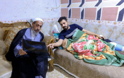 المَجمَع العلميّ يقوم بعيادة أحد أساتذته في كربلاء