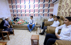 المَجمَع العلميّ يقوم بعيادة أحد أساتذته في كربلاء